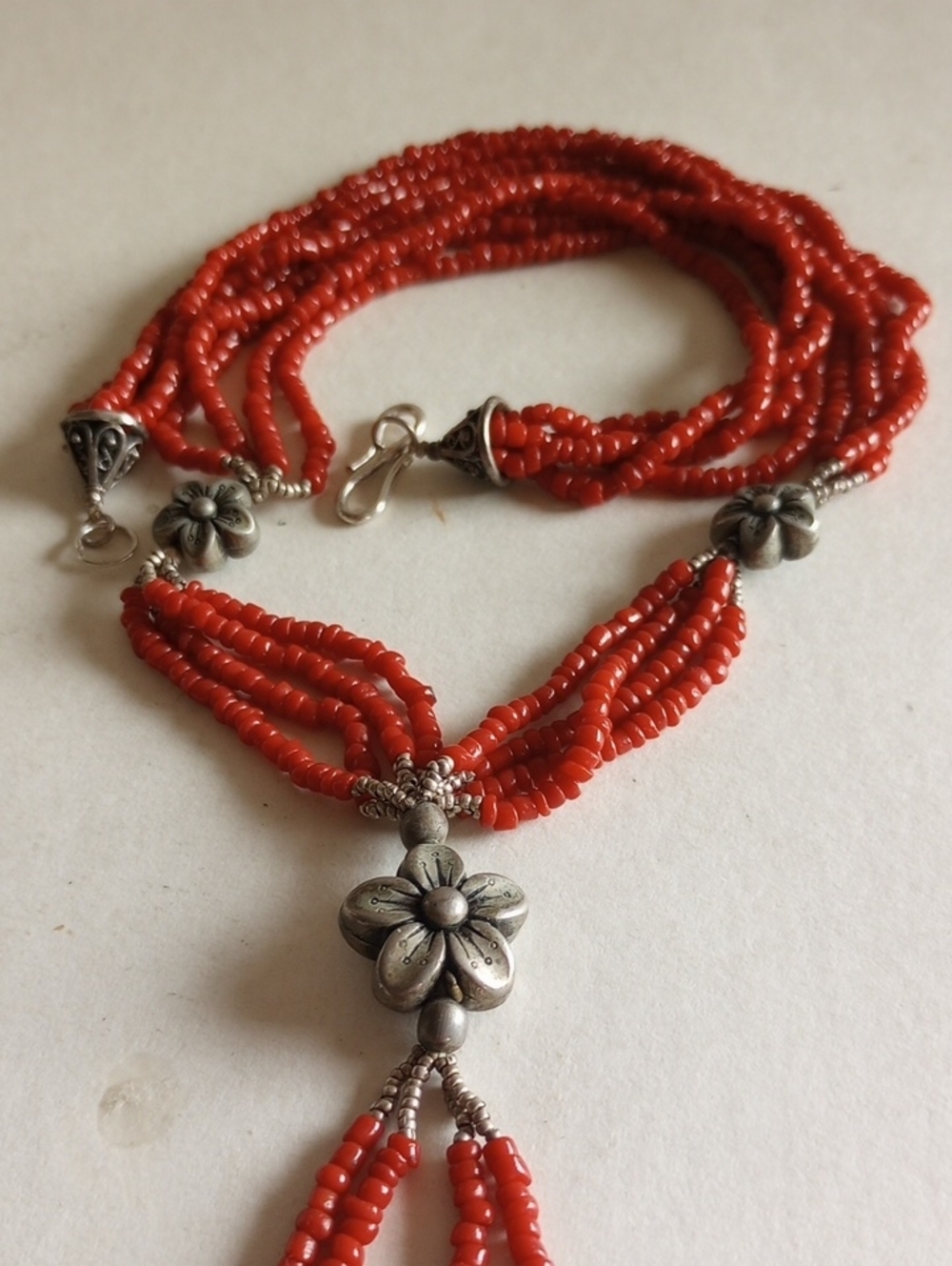 VINTAGE NATURAL RED CORAL NO DYE MULTI STRANDS STERIING SILVER NECKLACE 17.5"